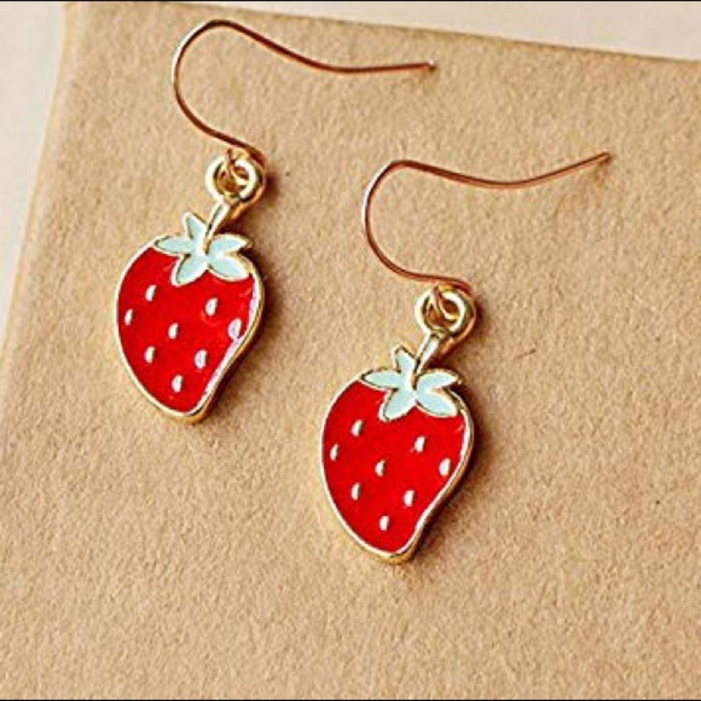 β¨2/15 Newβ¨ Strawberry Fruit Shape Earrings - Picture 1 of 3
